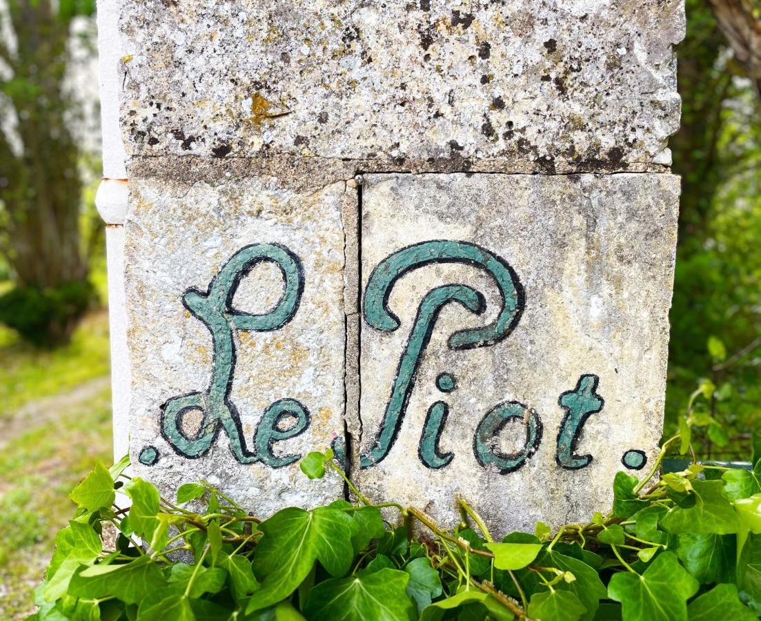 Petit Chateau Le Piot Bed & Breakfast Fleurance Екстериор снимка