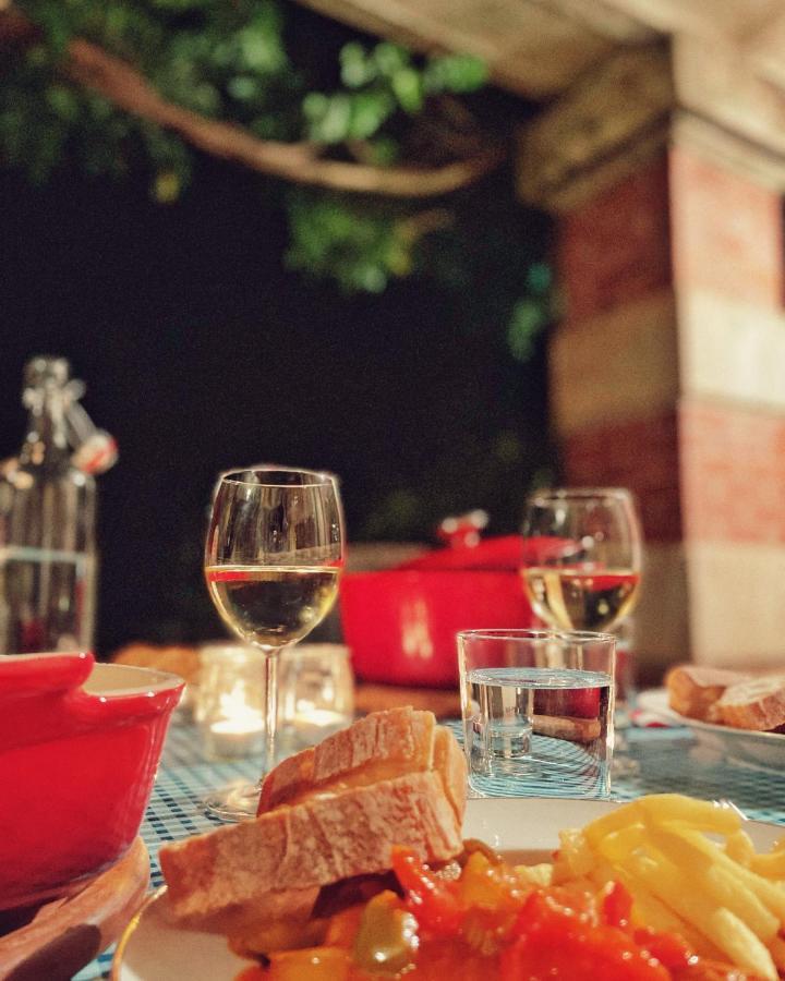 Petit Chateau Le Piot Bed & Breakfast Fleurance Екстериор снимка