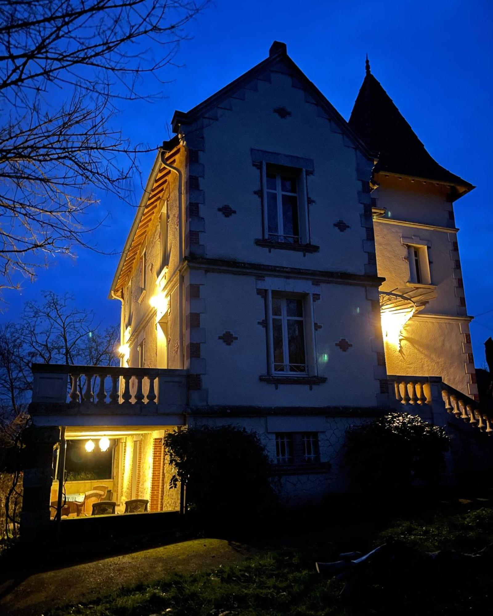 Petit Chateau Le Piot Bed & Breakfast Fleurance Екстериор снимка