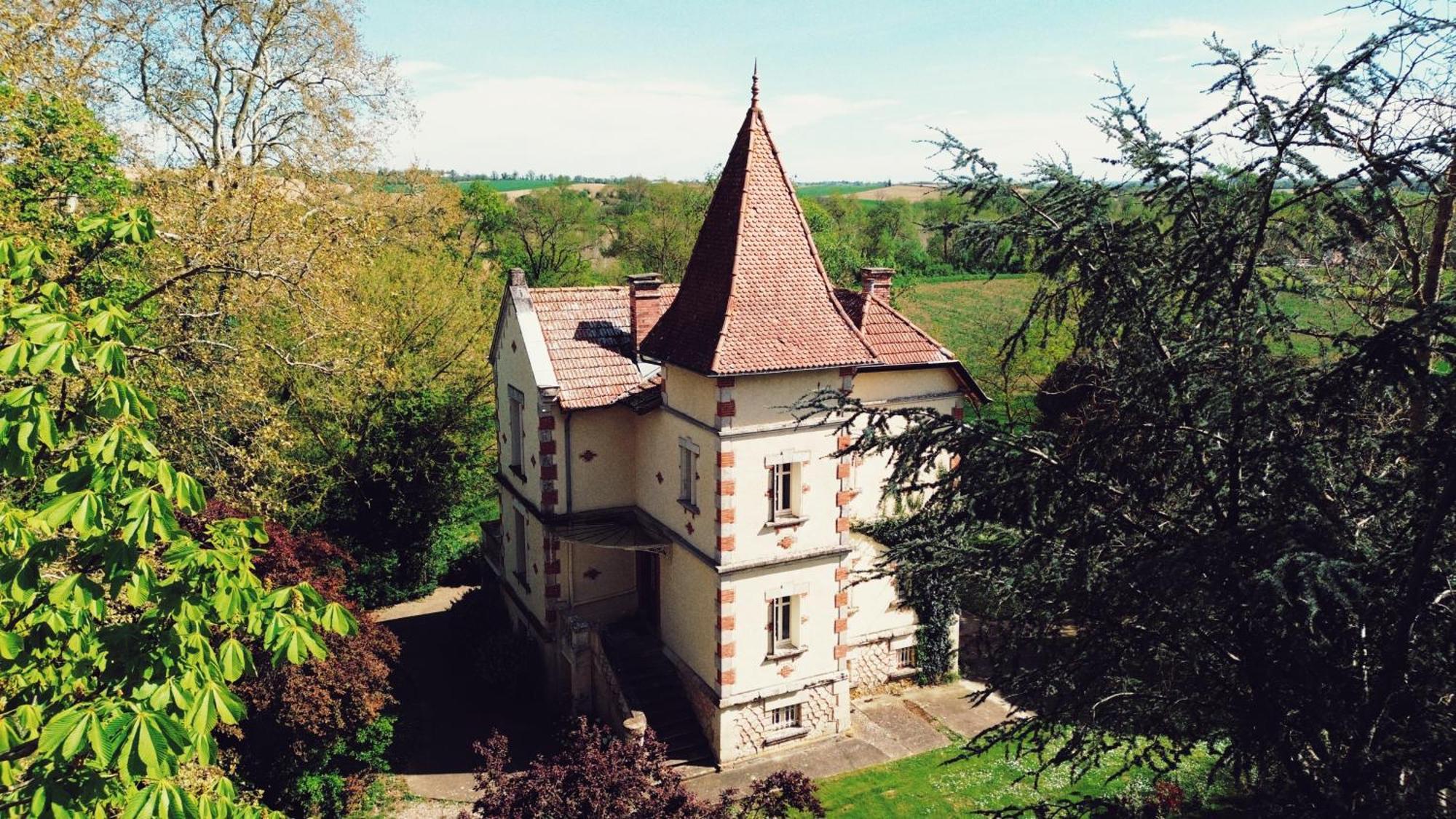 Petit Chateau Le Piot Bed & Breakfast Fleurance Екстериор снимка
